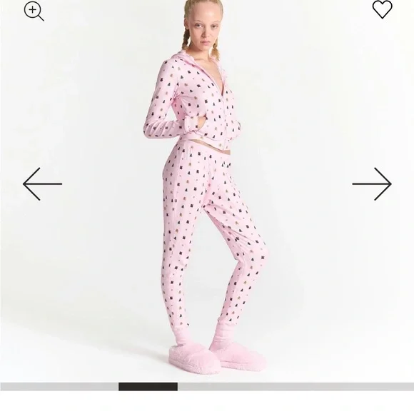 Cactus Plant Flea Market x SKIMS
PLUSH POINTELLE ZIP UP HOODIE Small - Picture 4 of 9